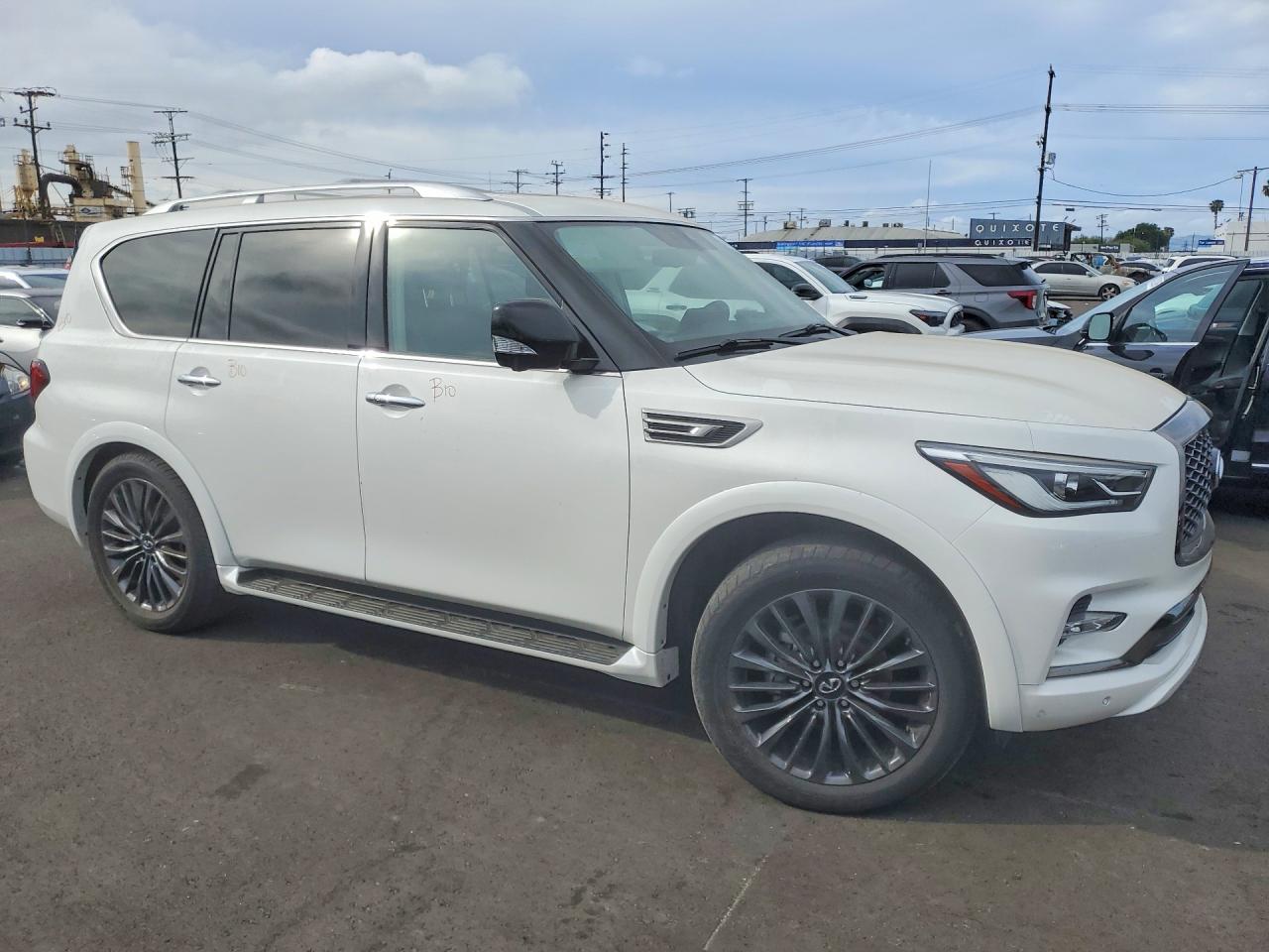 INFINITI Qx Premium Select