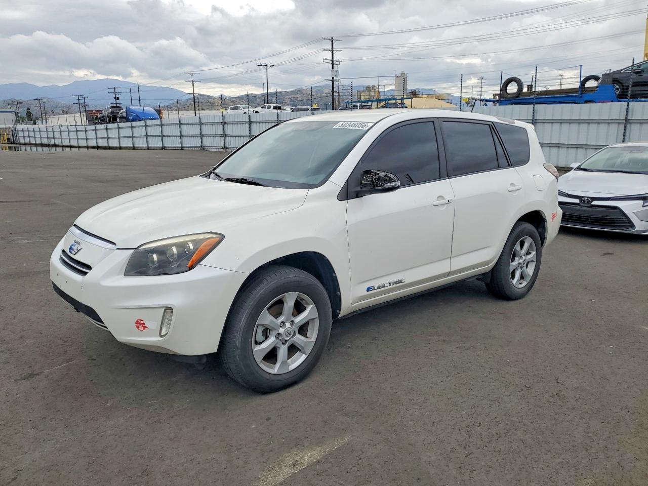 Salvage Toyota RAV4 Image