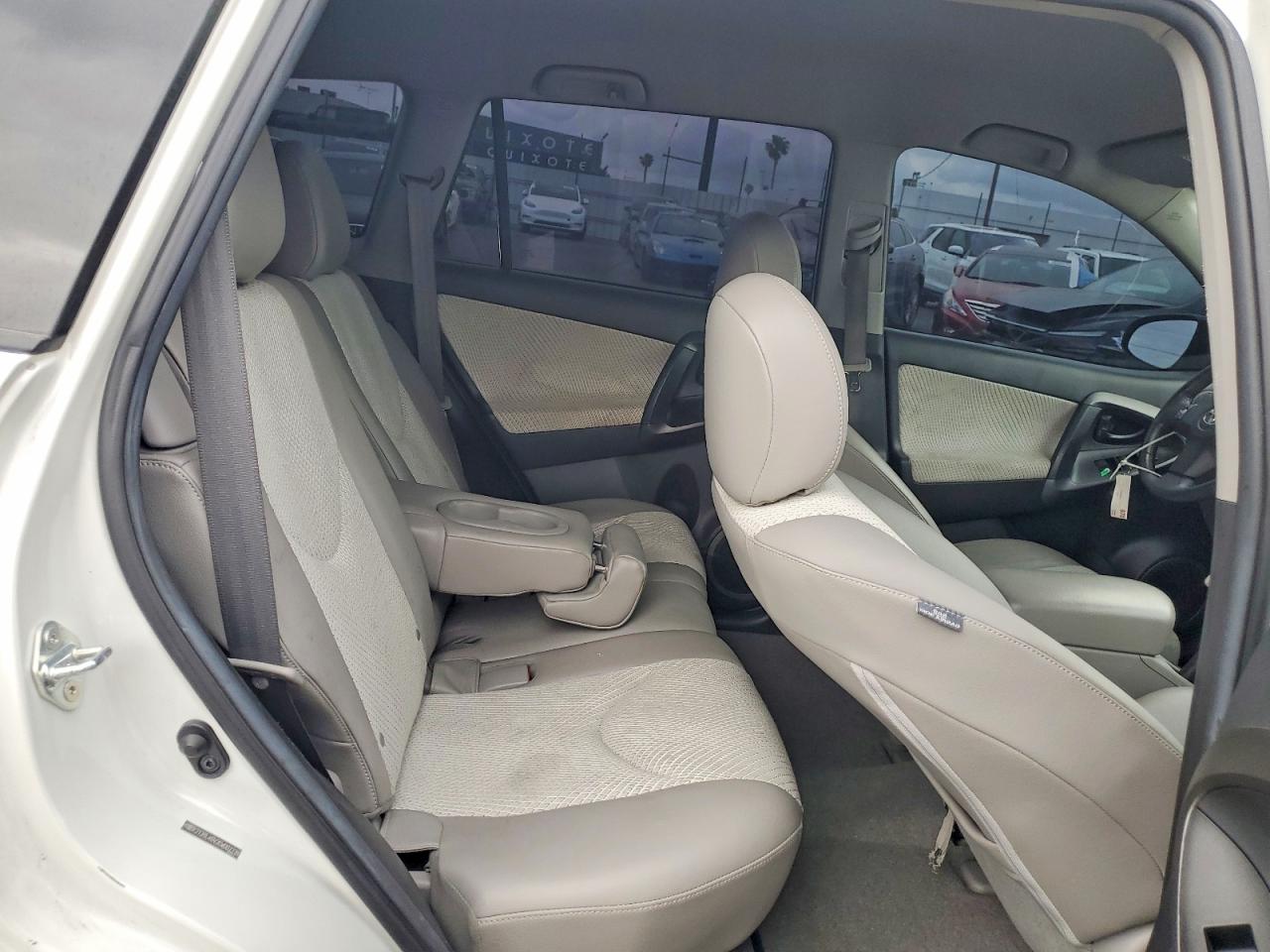 Toyota RAV4 Base