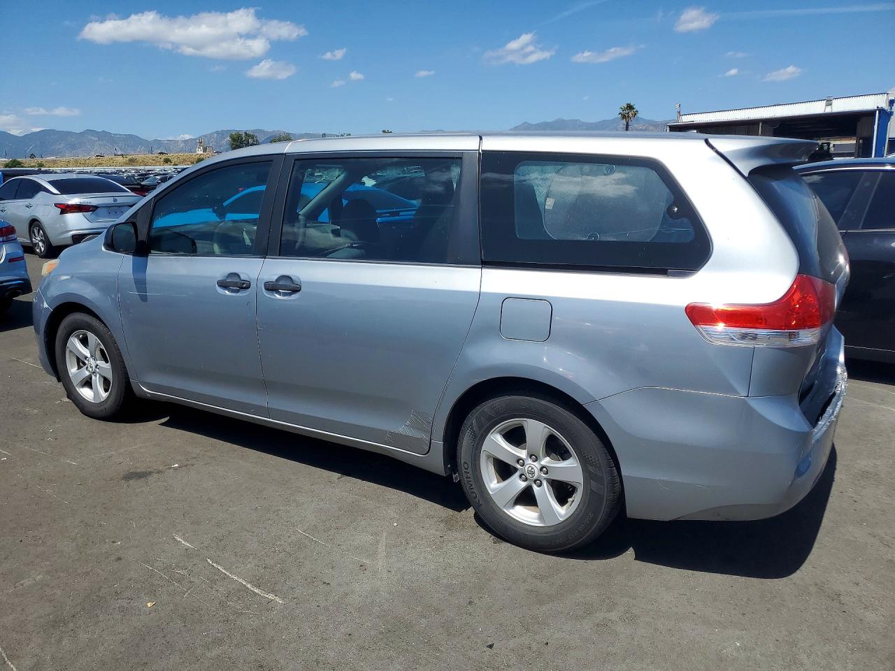 Toyota Sienna Base 7-passenger