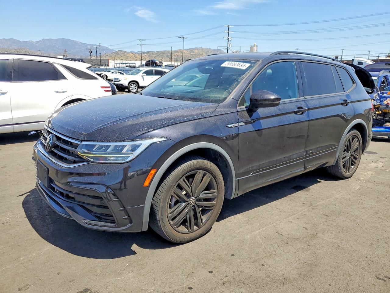 Salvage Volkswagen Tiguan Image