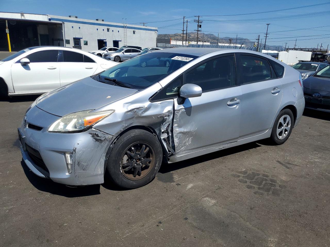 Salvage Toyota Prius Image