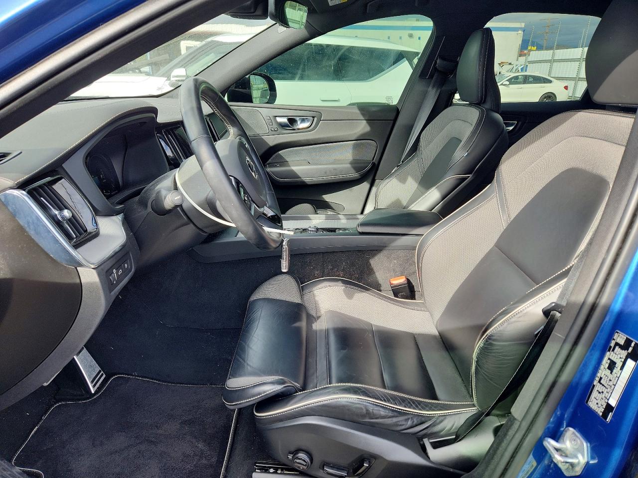 Volvo XC60 T8 Recharge R-design