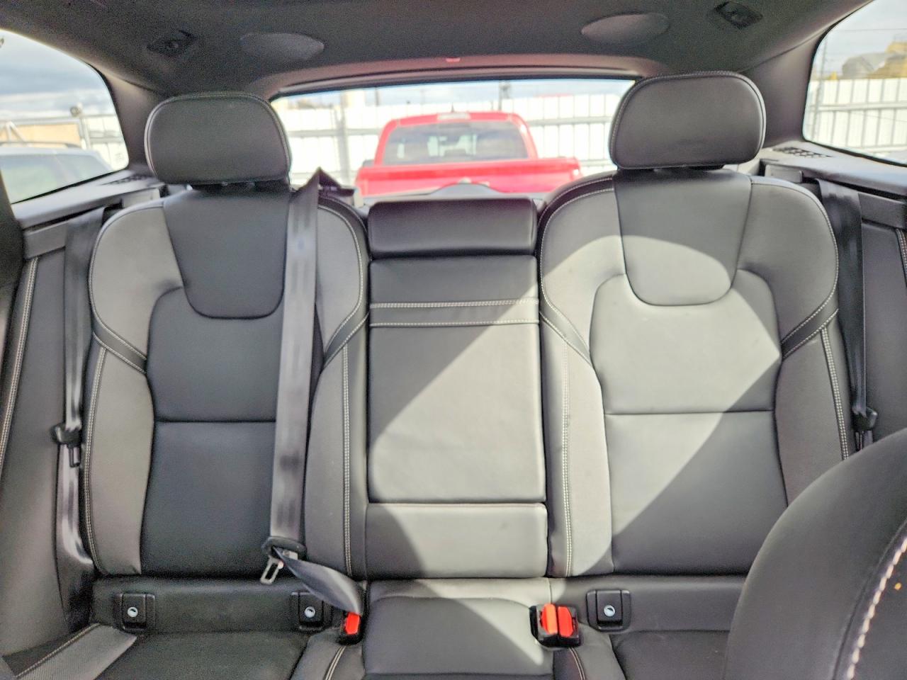 Volvo XC60 T8 Recharge R-design