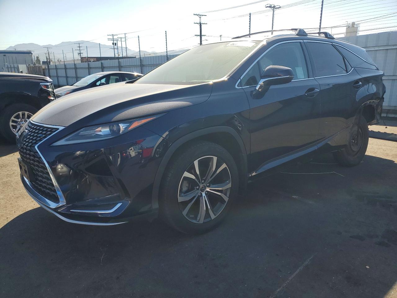 Salvage Lexus RX Image
