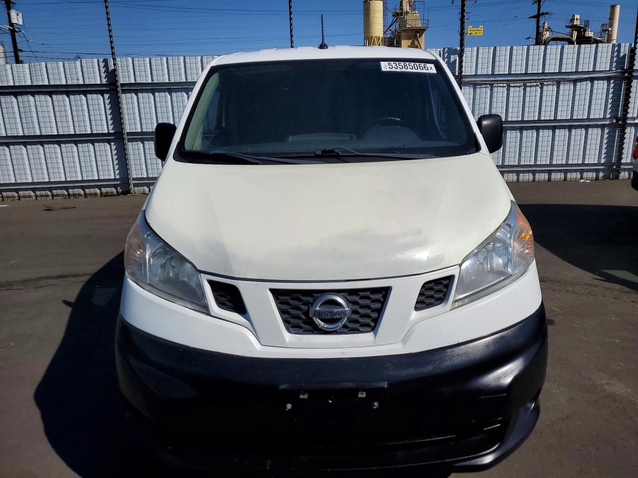 Nissan Nv