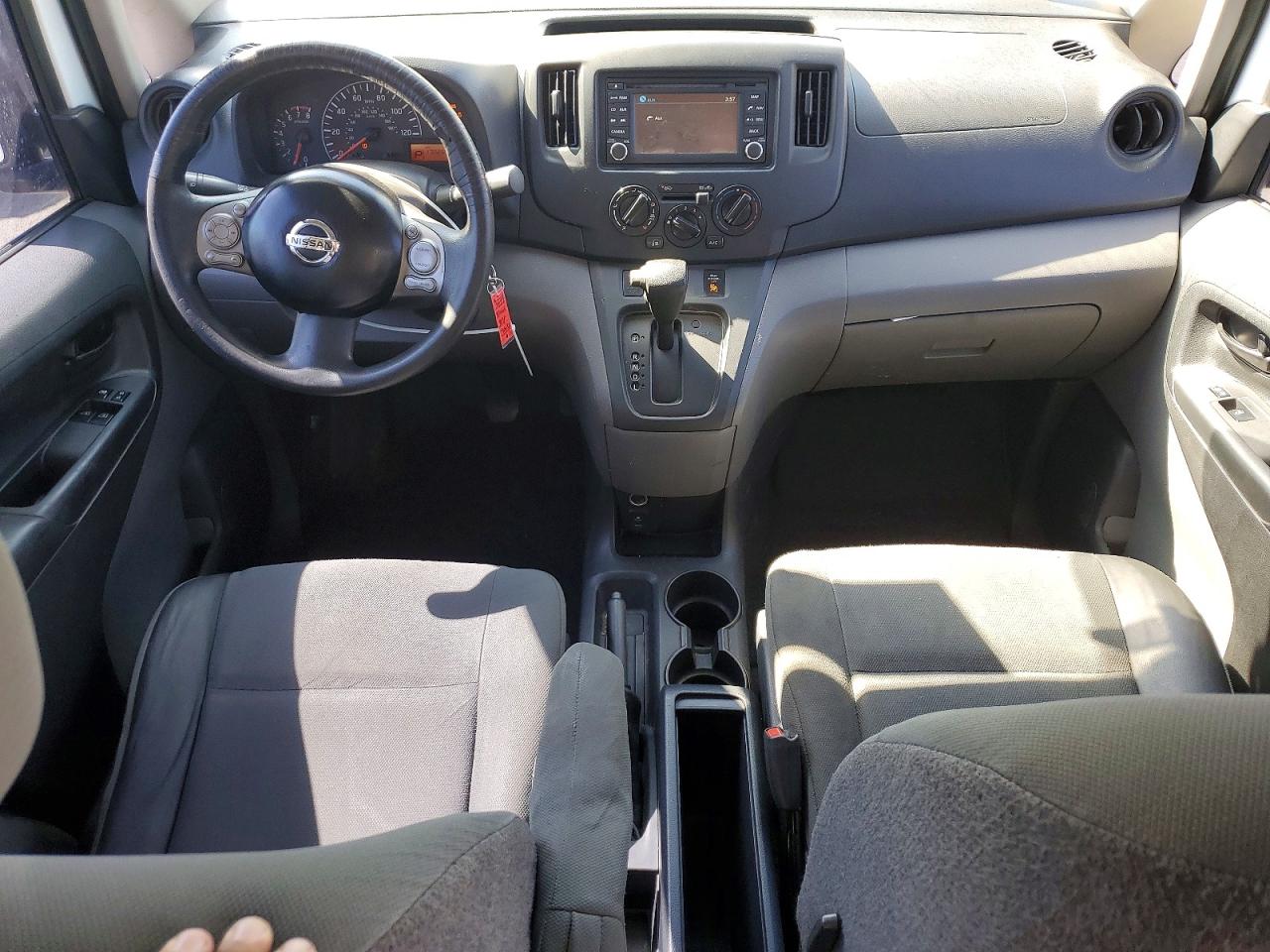 Nissan Nv