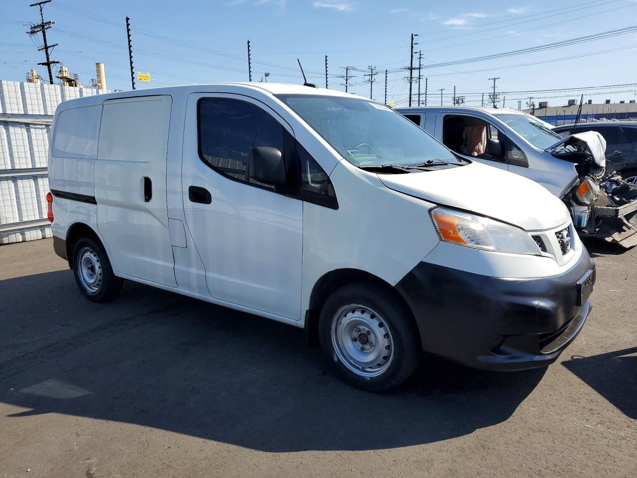 Nissan Nv