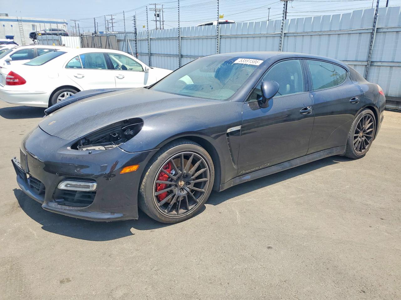 Salvage Porsche Panamera Image