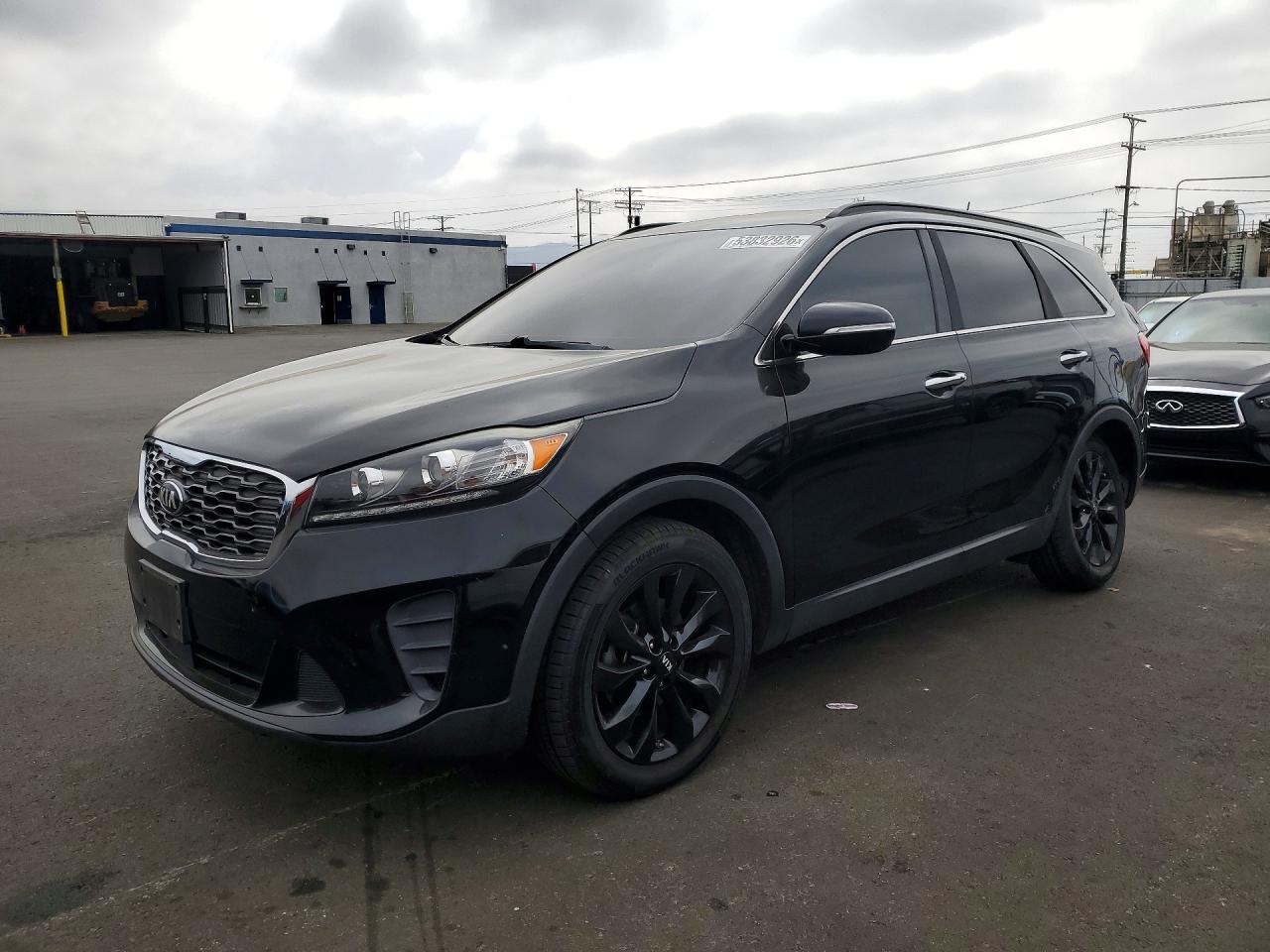 Salvage Kia Sorento Image