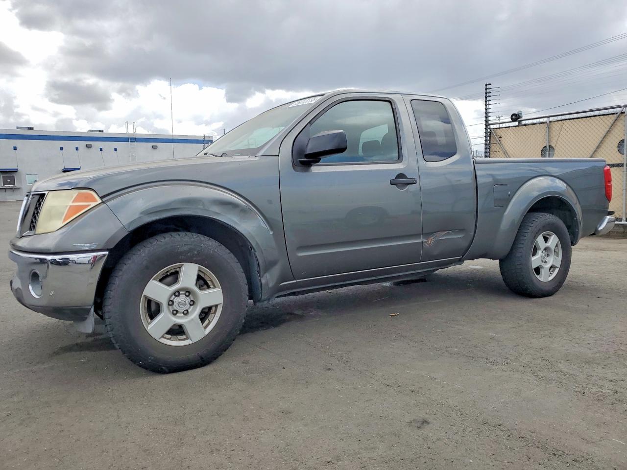 Salvage Nissan Frontier Image