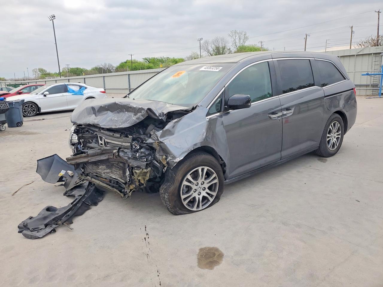 Salvage Honda Odyssey Image