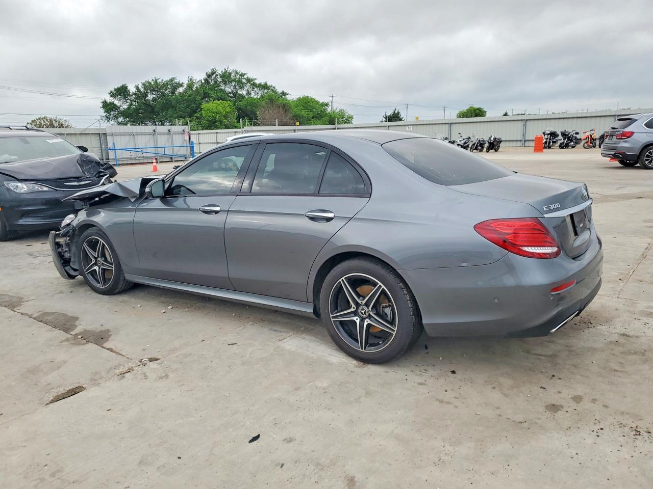 Mercedes-Benz E-Class 300 4matic