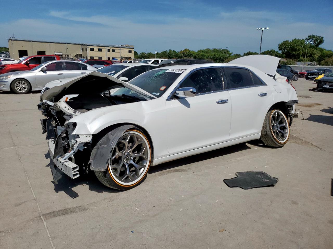 Salvage Chrysler 300 Image