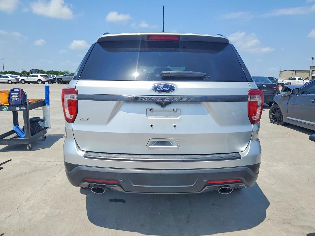 Ford Explorer Xlt