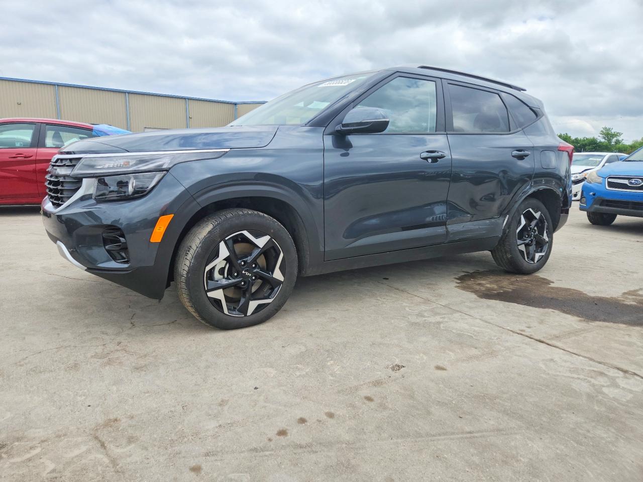 Salvage Kia Seltos Image