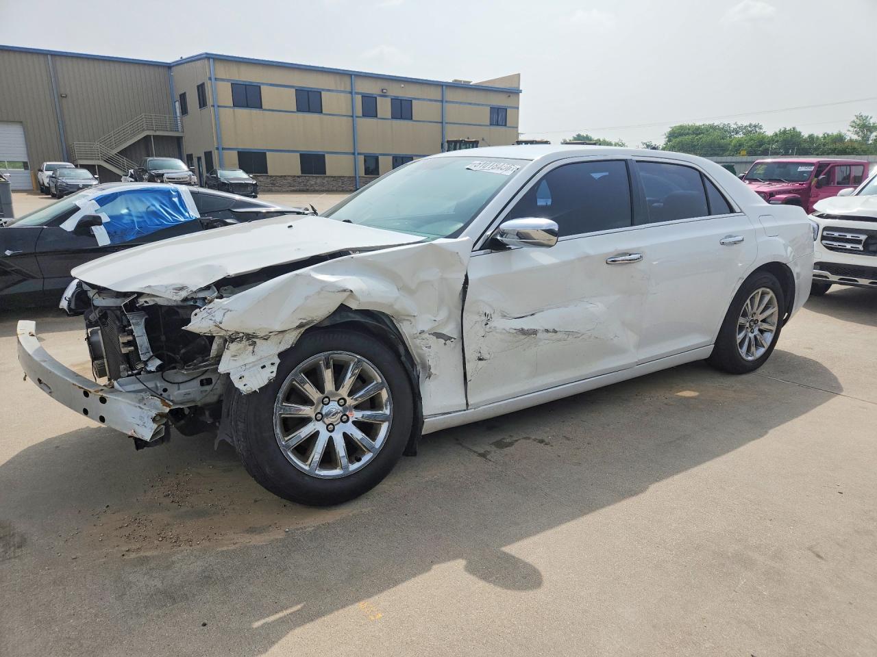 Salvage Chrysler 300 Image