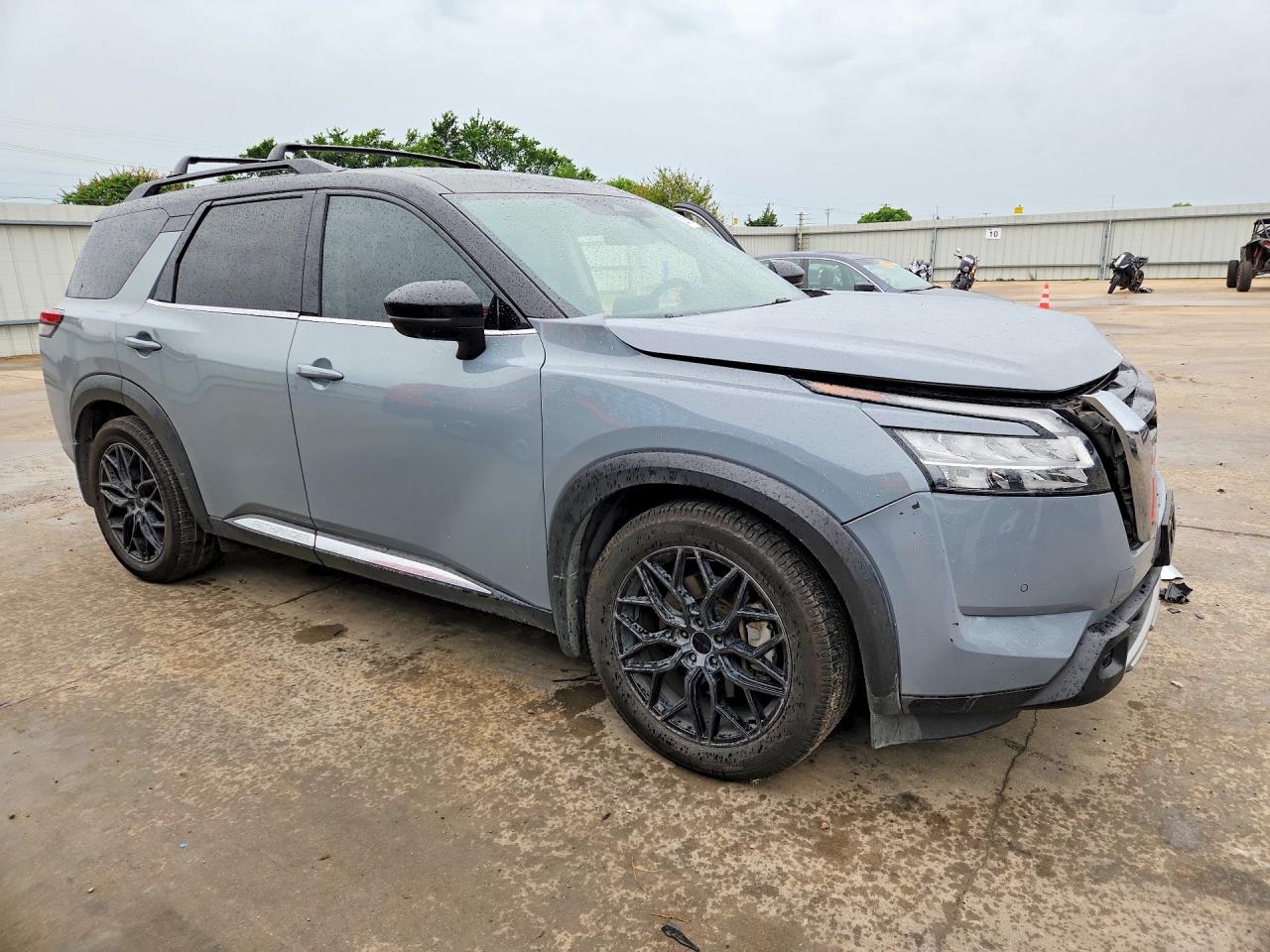 Nissan Pathfinder Platinum