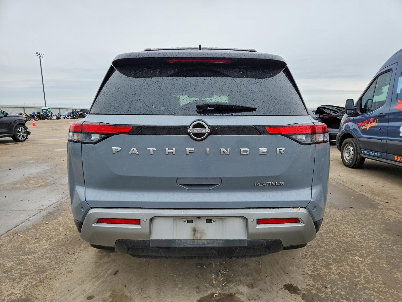 Nissan Pathfinder Platinum