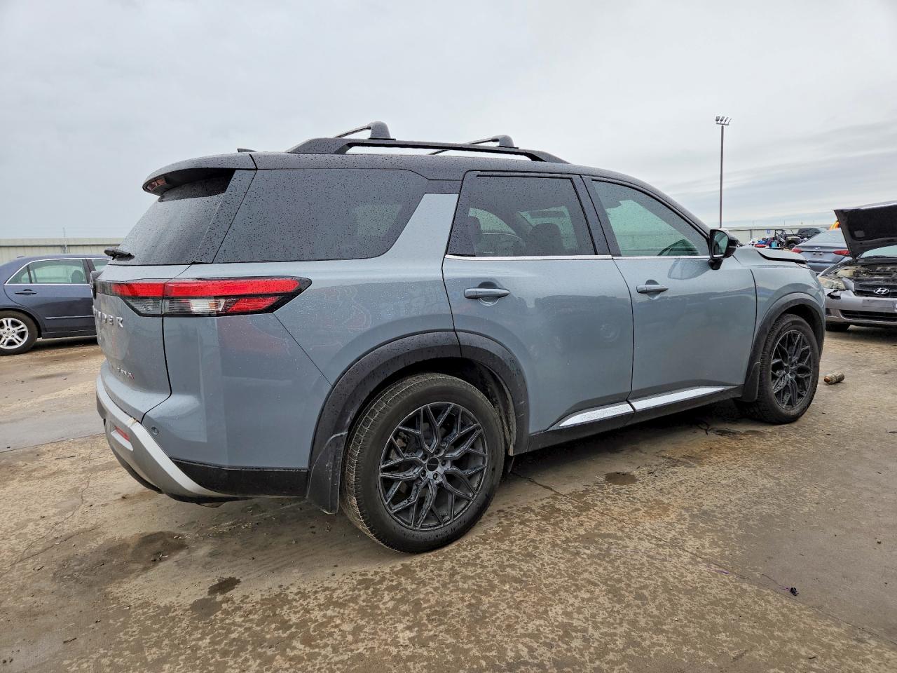 Nissan Pathfinder Platinum
