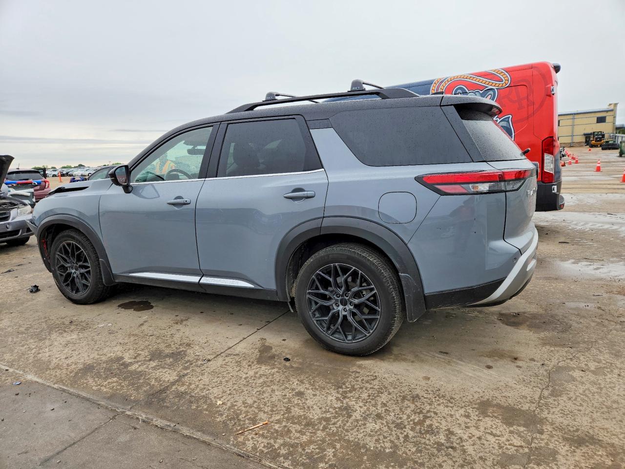 Nissan Pathfinder Platinum