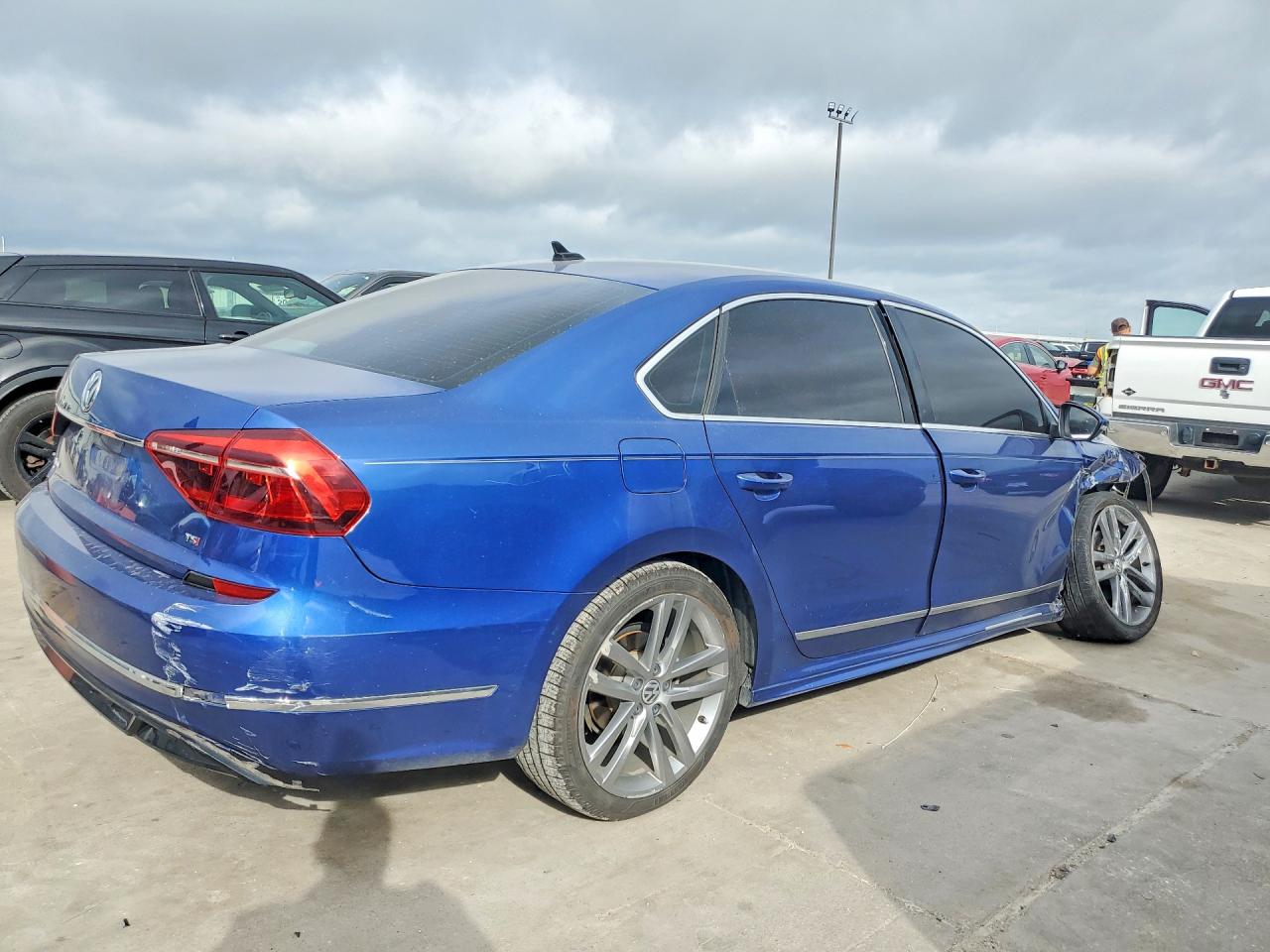 Volkswagen Passat R-line