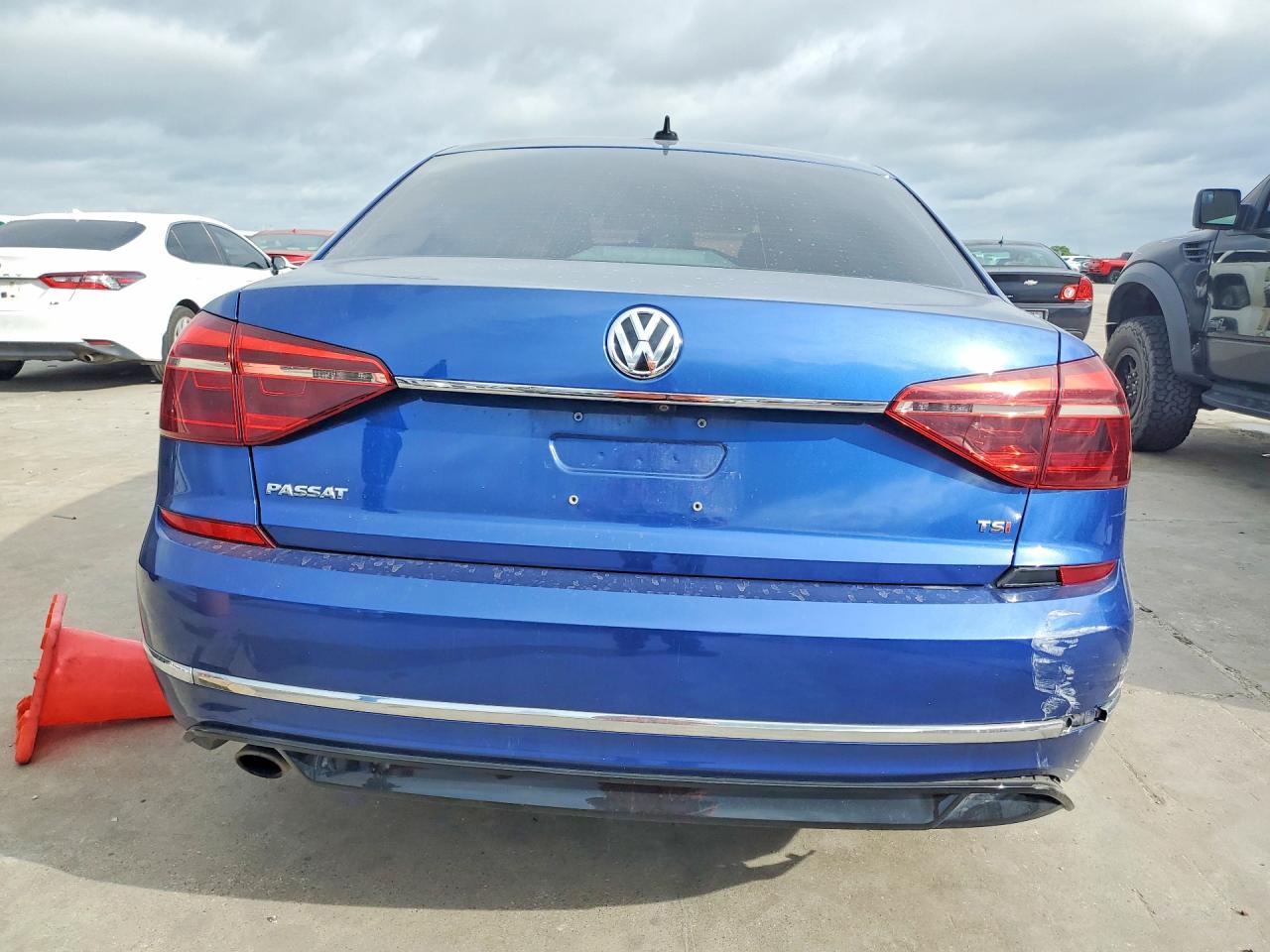 Volkswagen Passat R-line