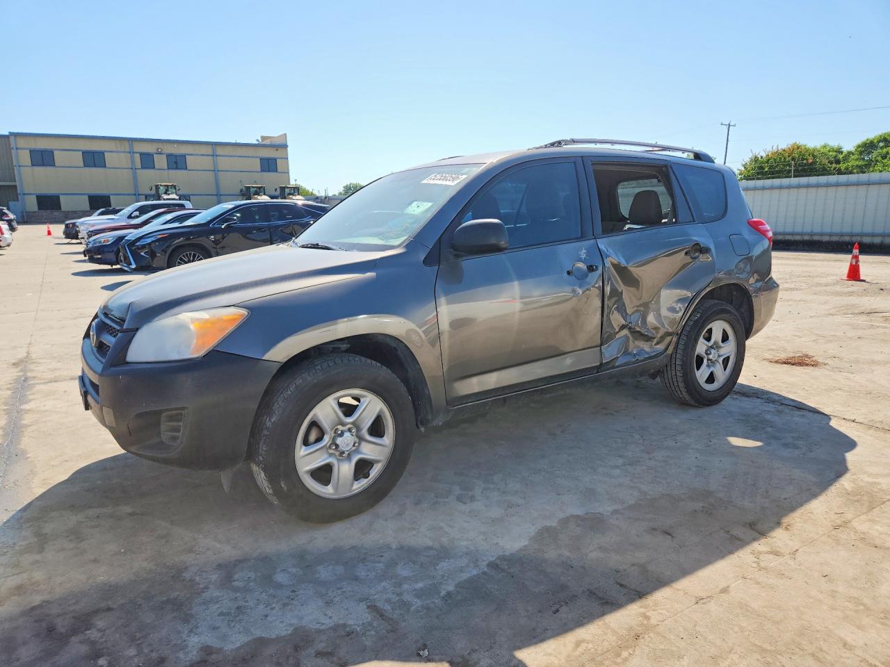Salvage Toyota RAV4 Image