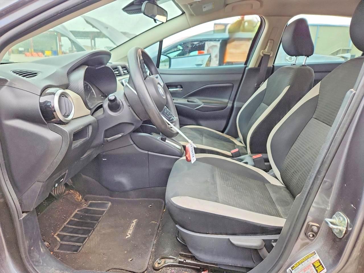 Nissan Versa Sv