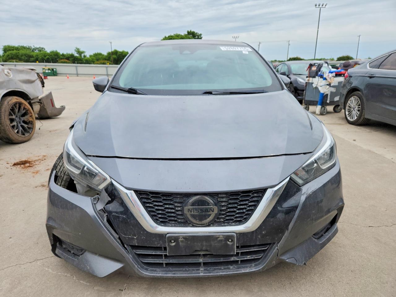 Nissan Versa Sv