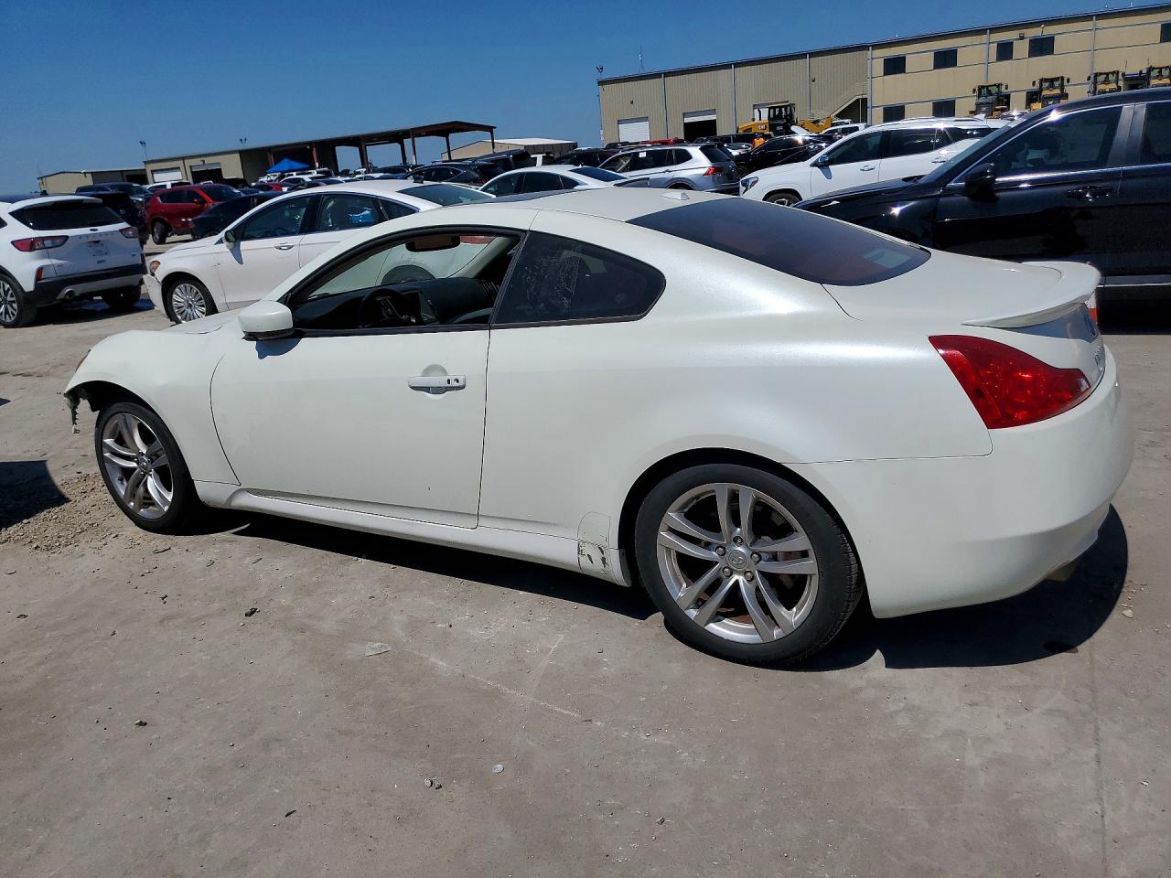 INFINITI G37 Base