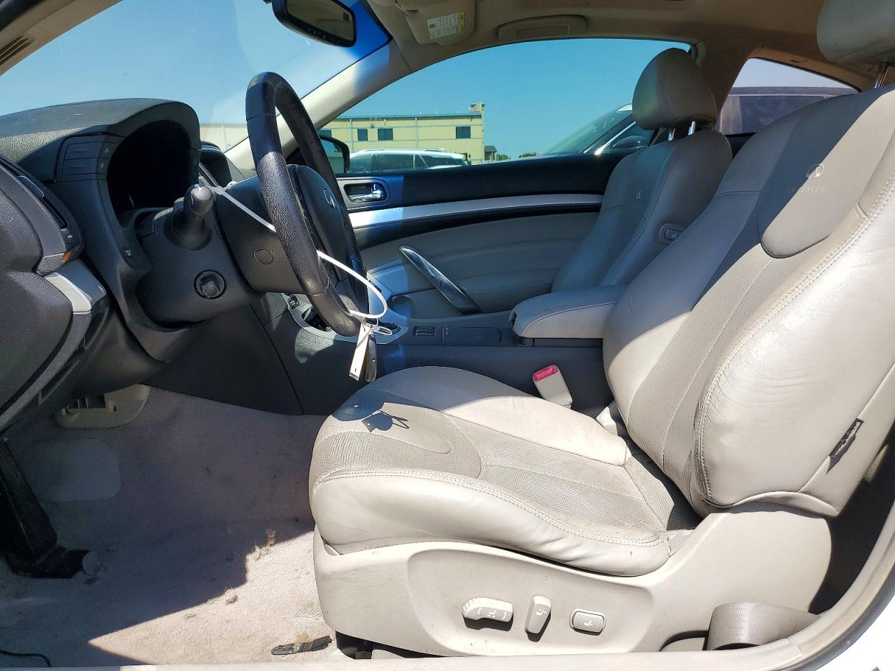 INFINITI G37 Base