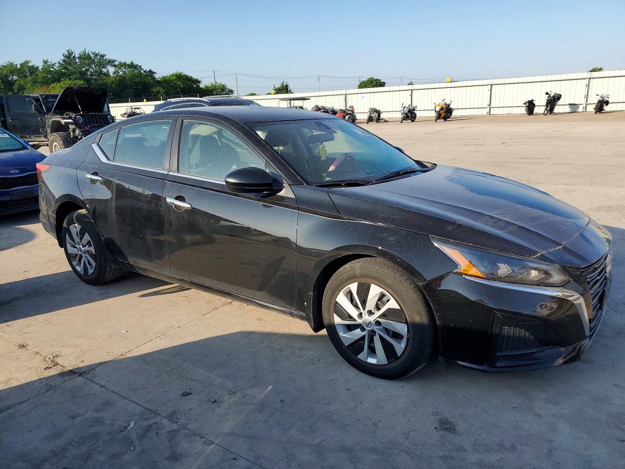 Nissan Altima S