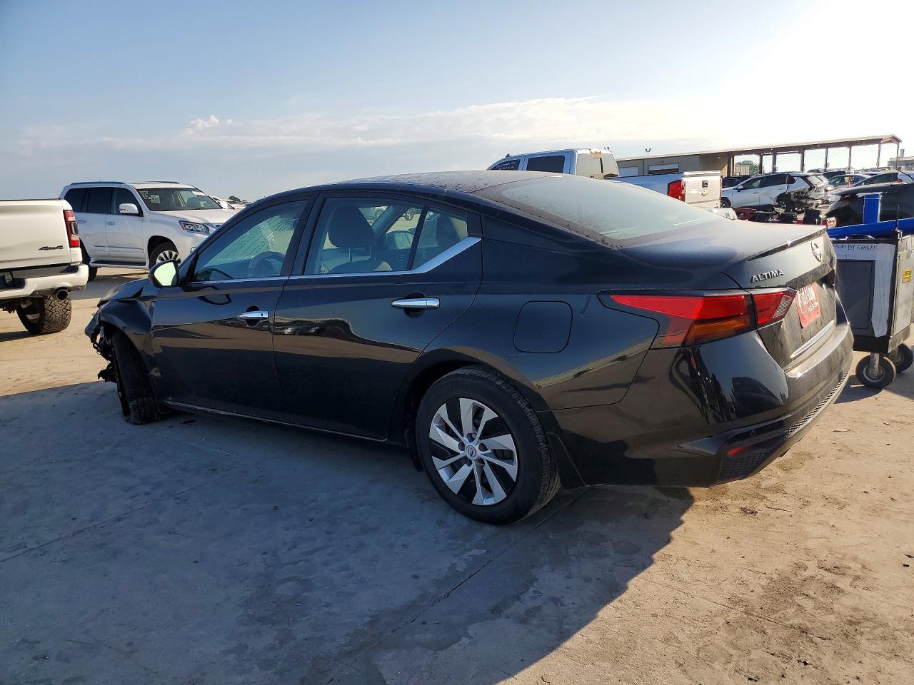 Nissan Altima S