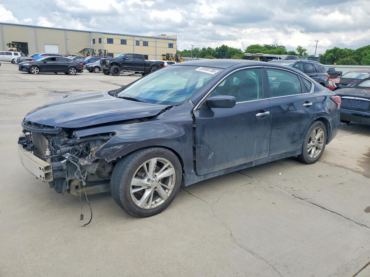 Salvage Nissan Altima Image