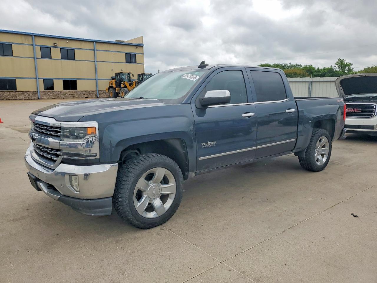 Salvage Chevrolet Silverado Image