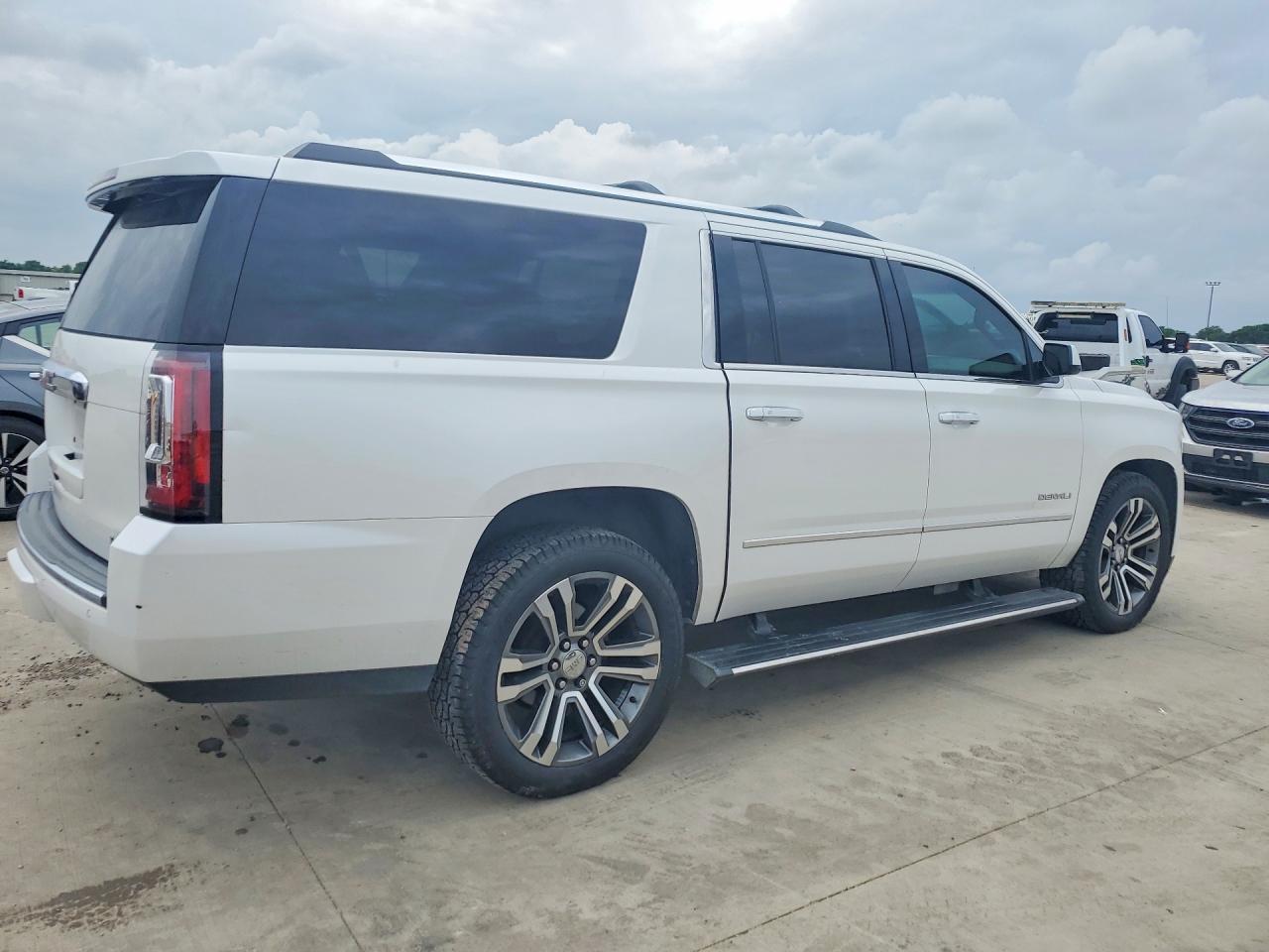 GMC Yukon Denali