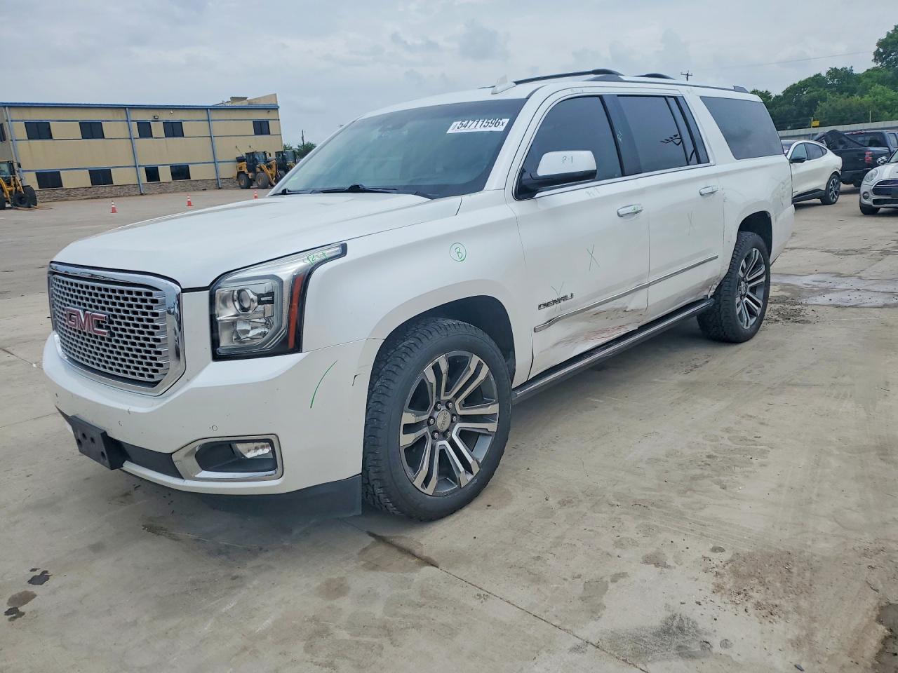 Salvage GMC Yukon Image