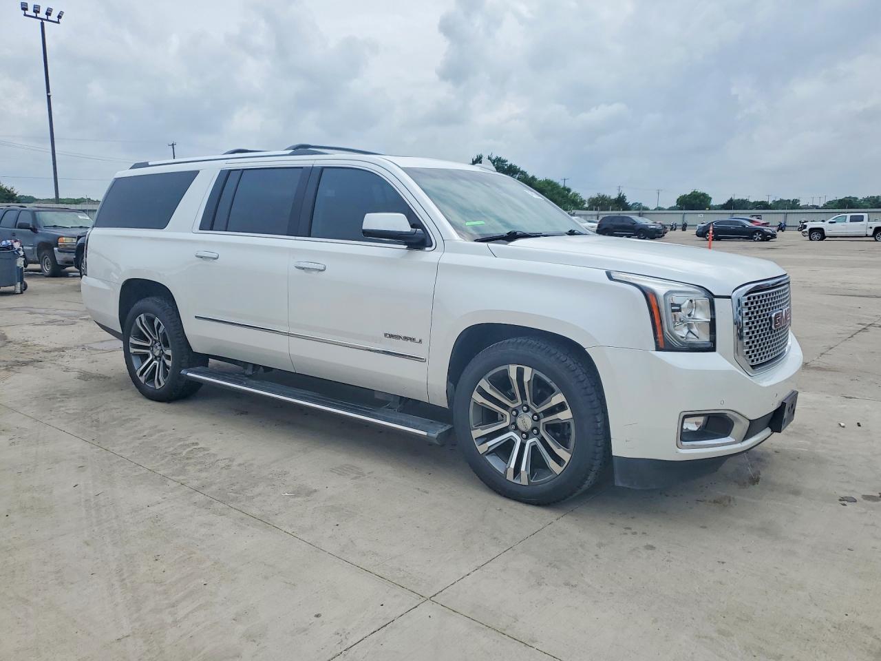 GMC Yukon Denali