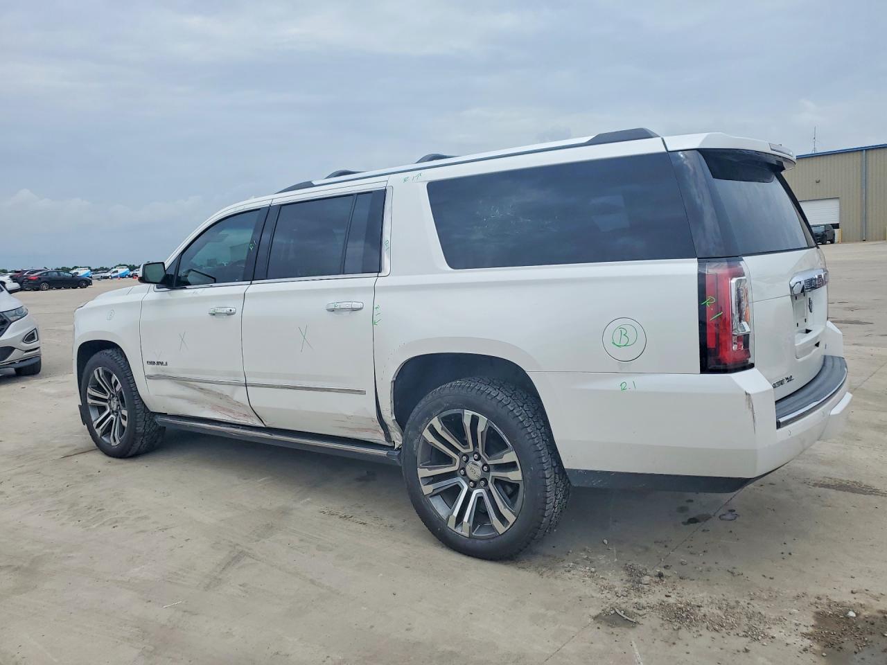 GMC Yukon Denali