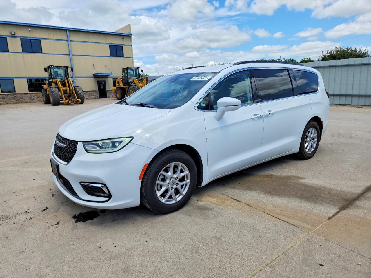 Salvage Chrysler Pacifica Image