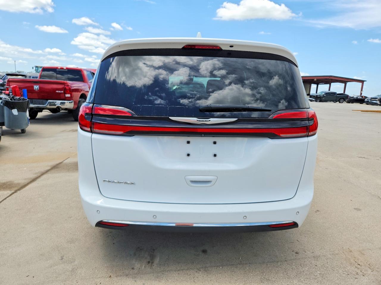 Chrysler Pacifica Touring L