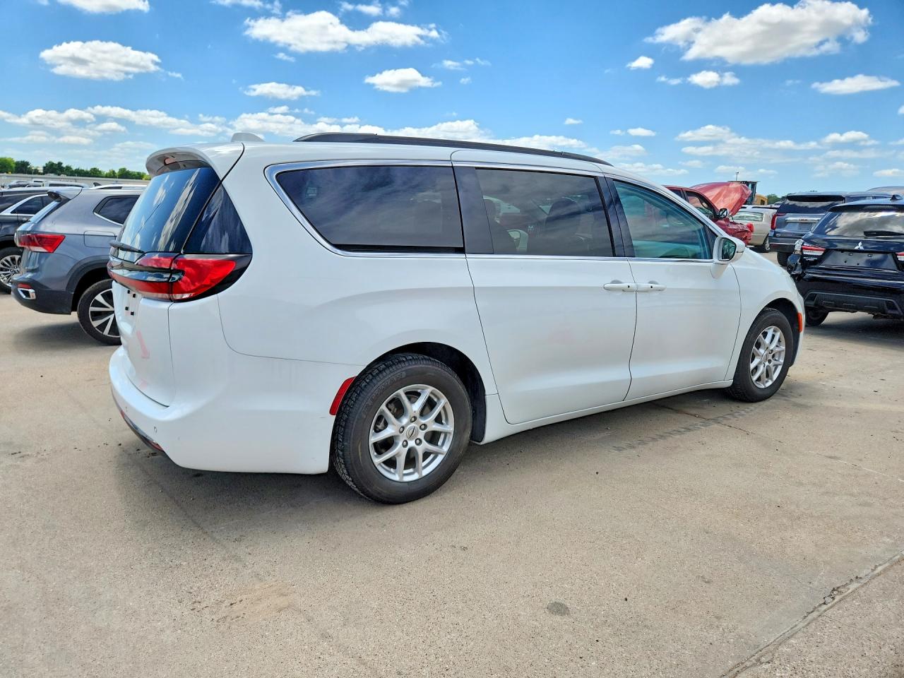 Chrysler Pacifica Touring L