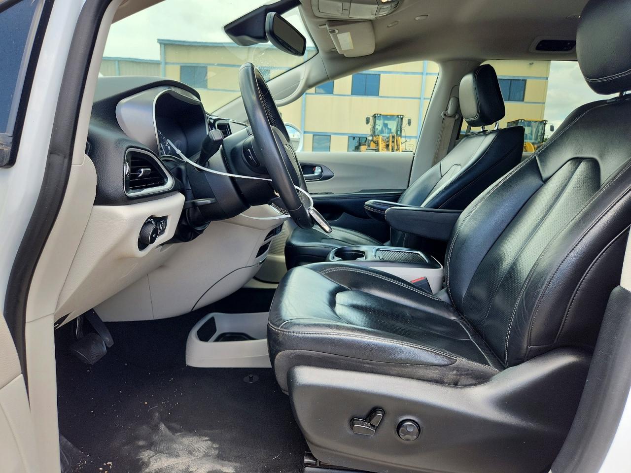 Chrysler Pacifica Touring L