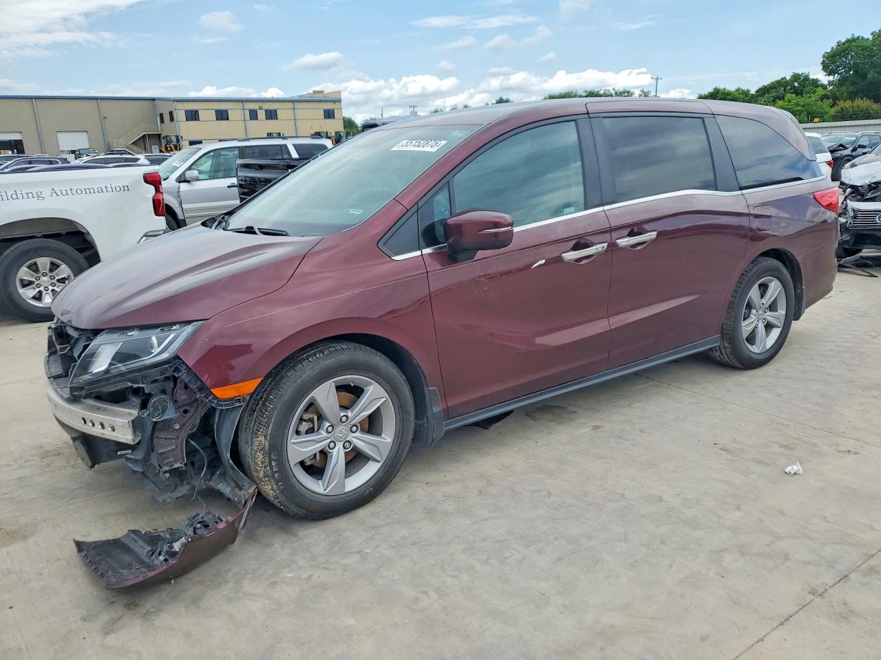 Salvage Honda Odyssey Image