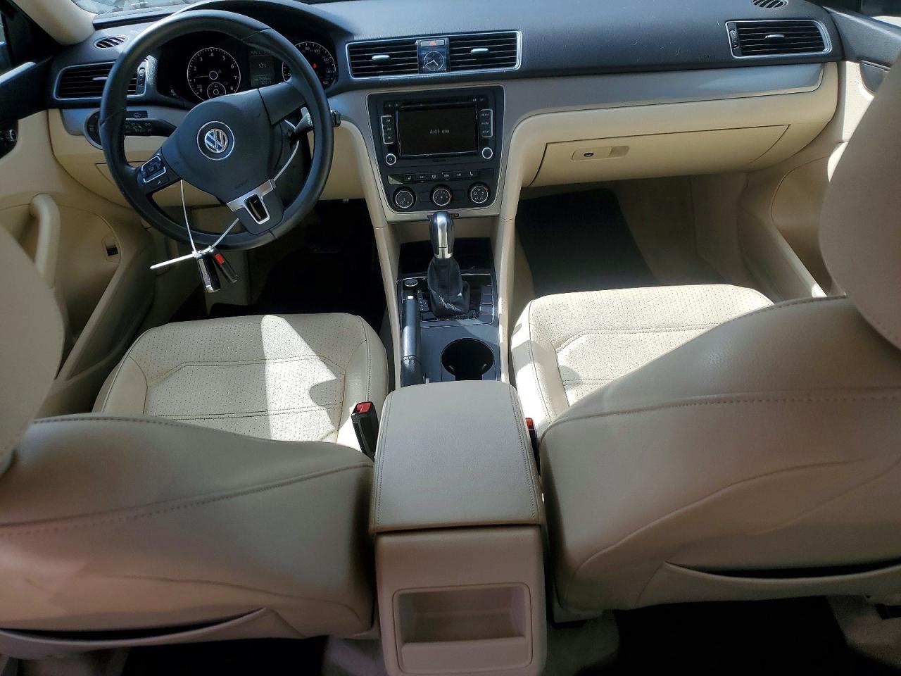 Volkswagen Passat S