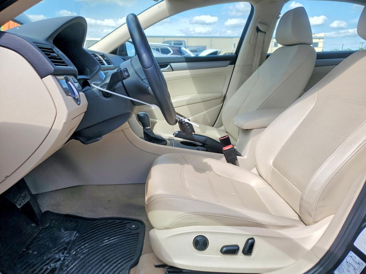 Volkswagen Passat S