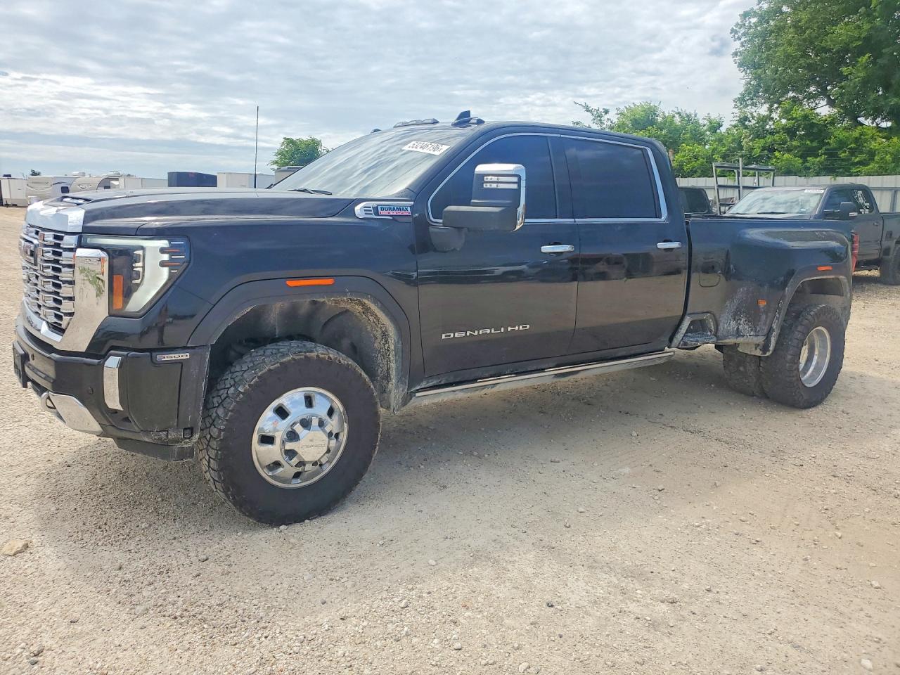 Salvage GMC Sierra Image