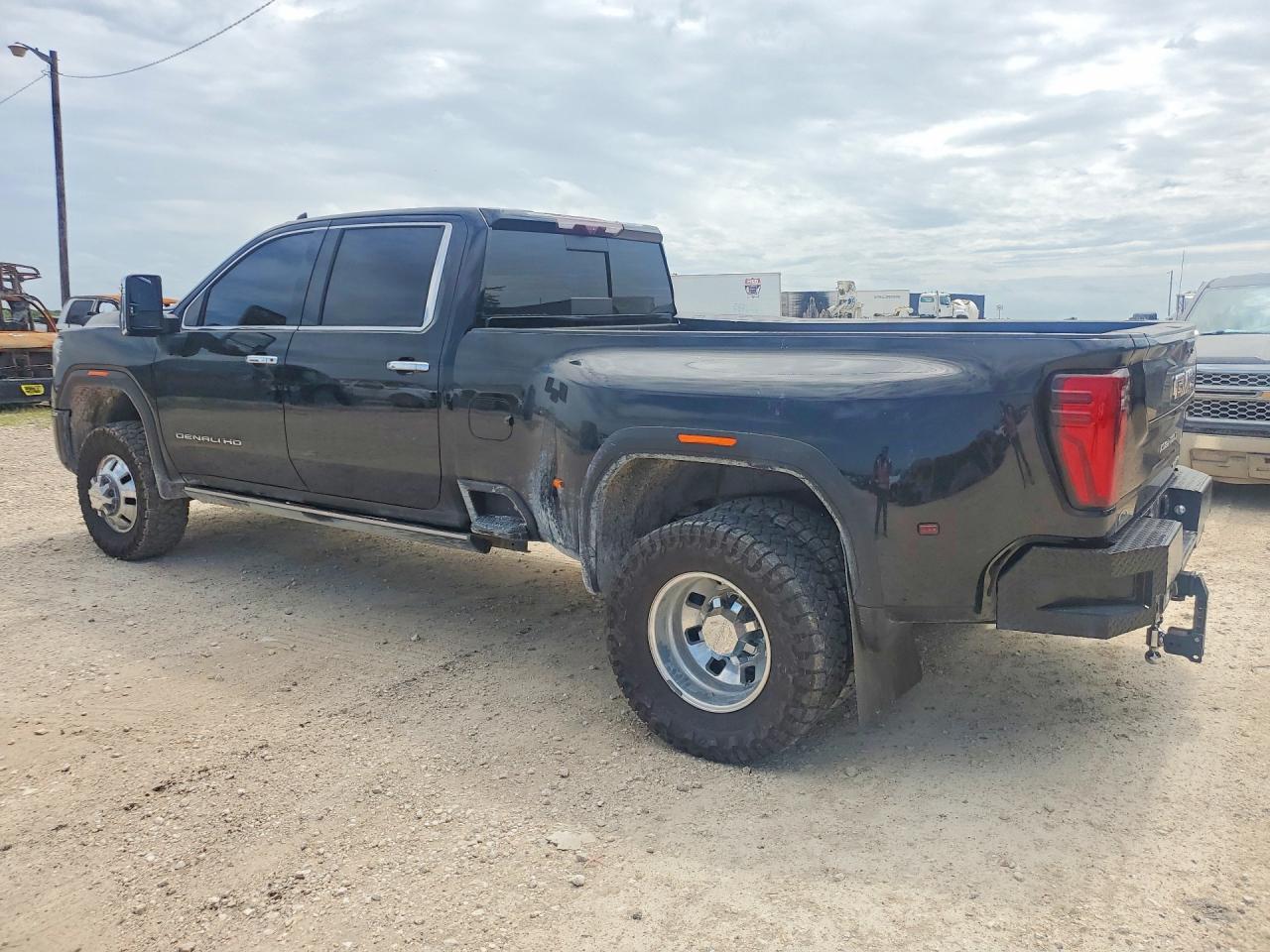 GMC Sierra K3500 Denali
