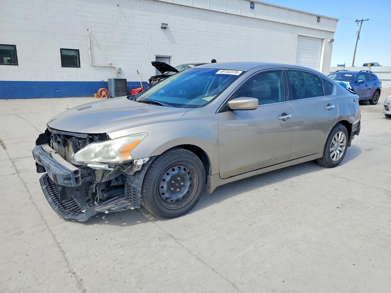 Salvage Nissan Altima Image
